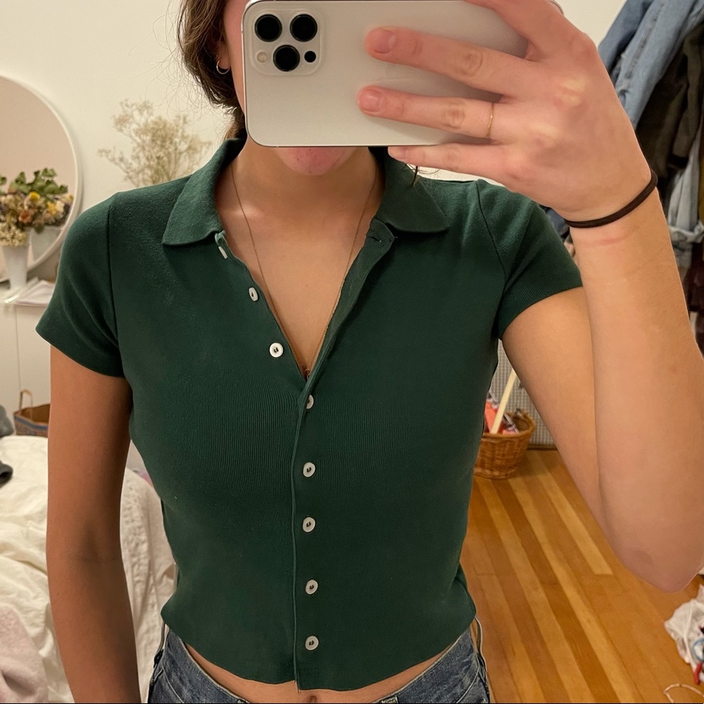 Brandy Melville grée button up top
